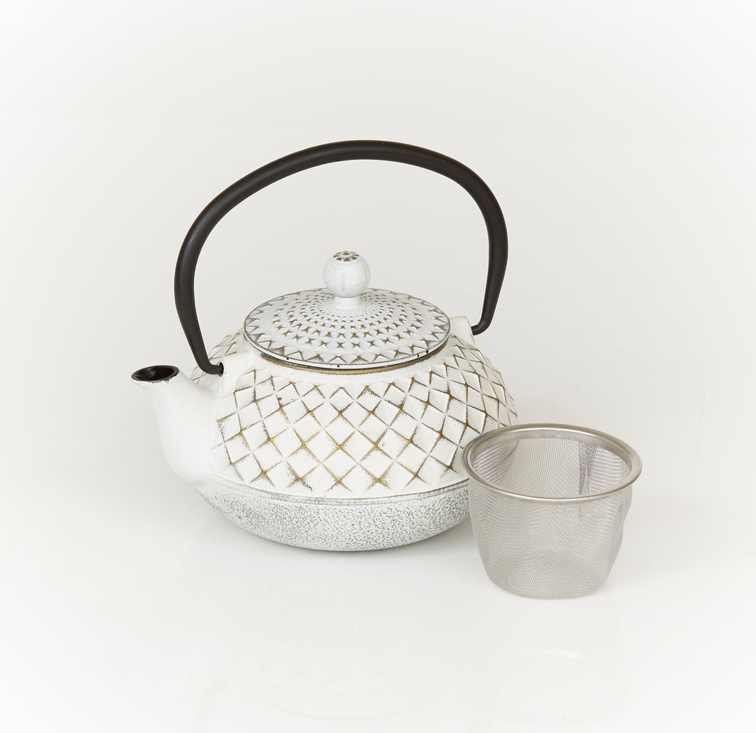 Cast Iron Tea Pot Ivory & Gold 0.5 ltrs