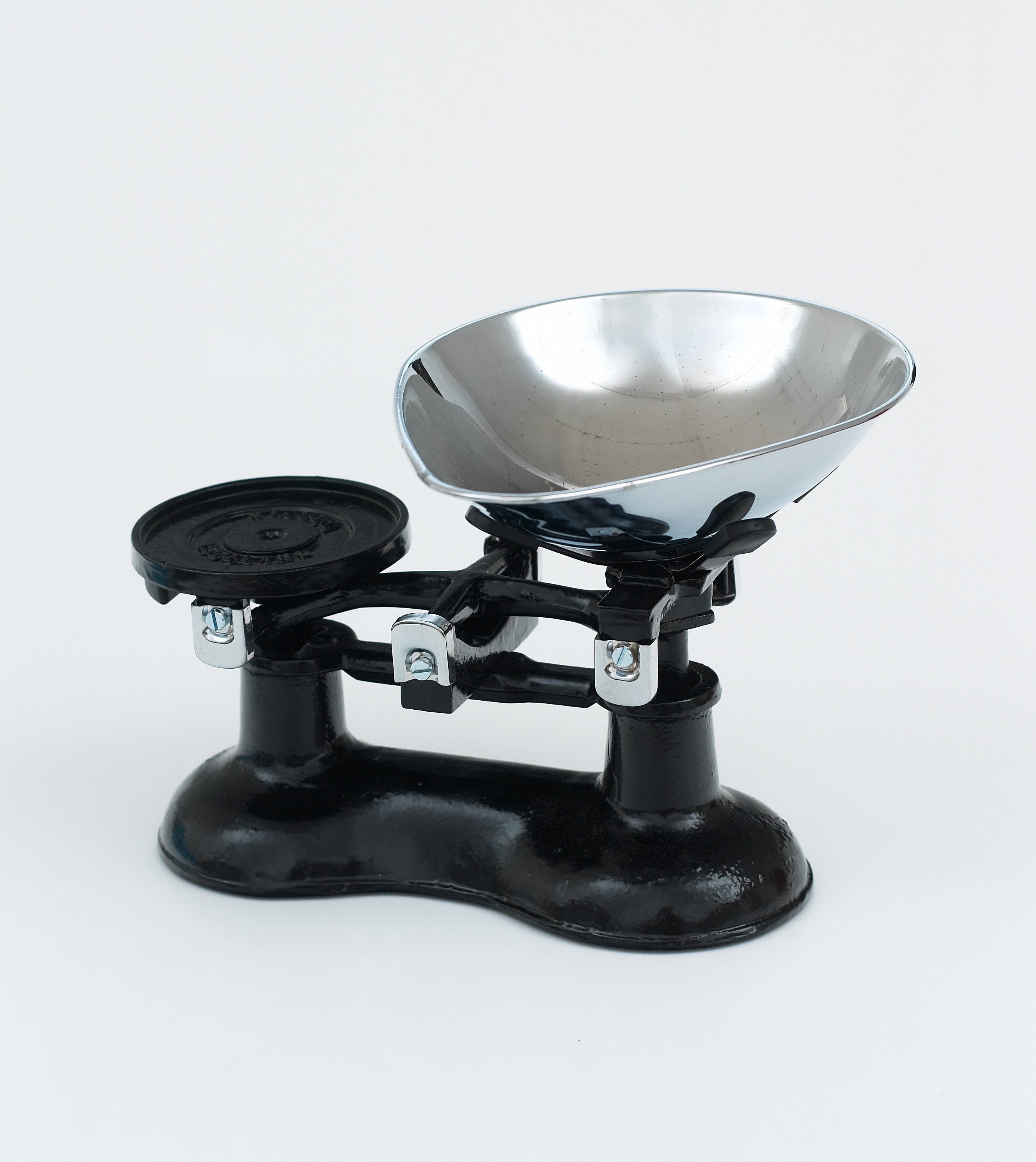 Cast Iron Scales Black with Chromed Brass fittings