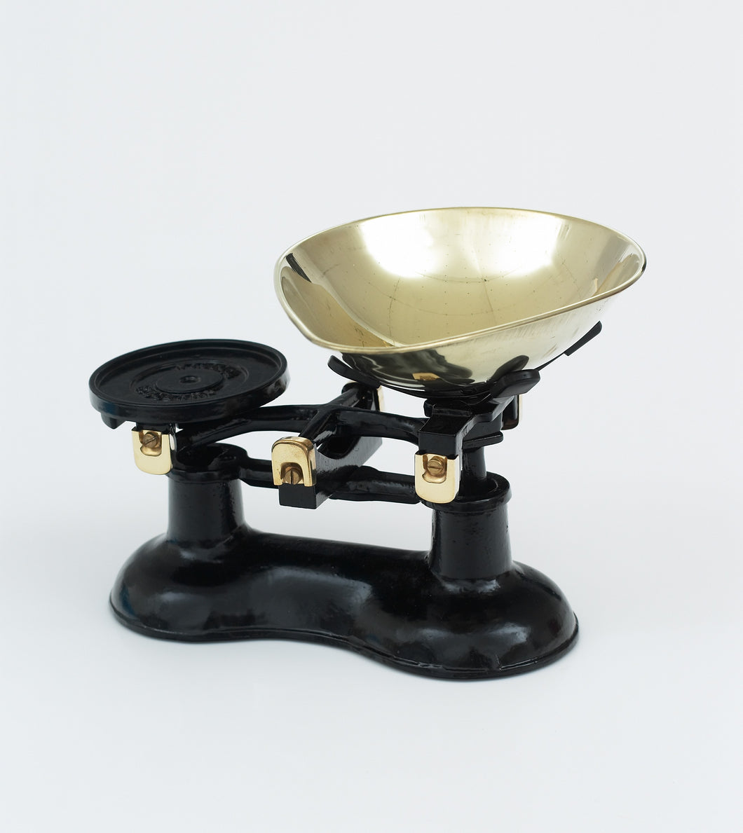 Cast Iron Scales Black with Brass fittings